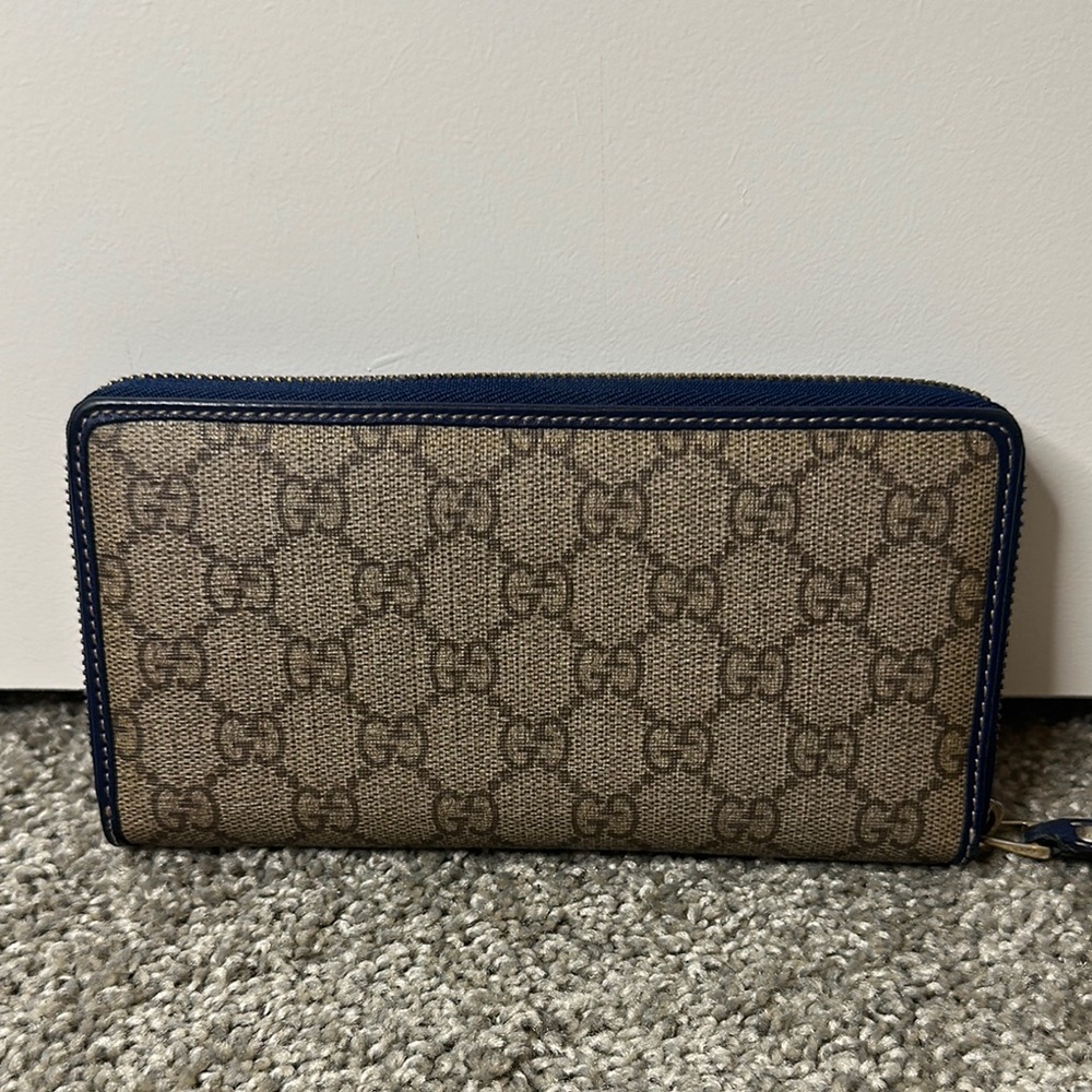 Gucci Beige and Navy Zip Wallet with Americana Logo - Picture 3 of 14